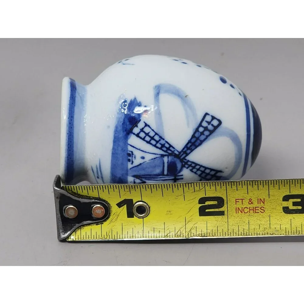 Delft Blue Ceramic Salt & Pepper‎ Shakers With Windmill & Floral Design